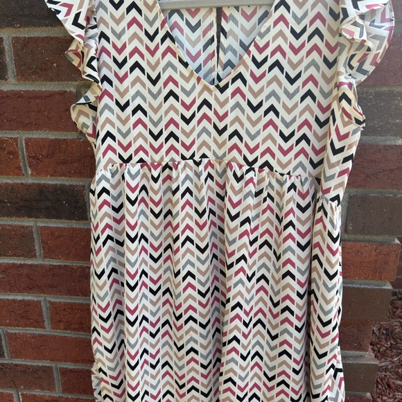 JODIFL Chevron Dress with Ruffle Sleeves - Picture 2 of 7